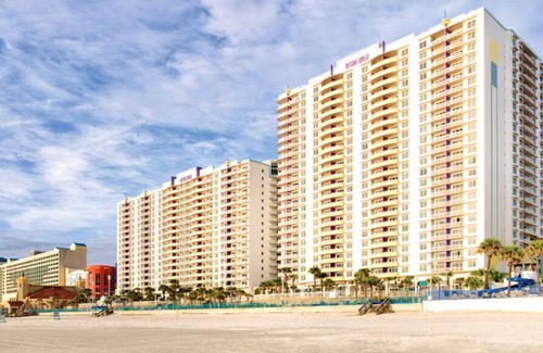 Kingston Apartamento | Daytona Speedweek! 2BR Deluxe Luxury Resort Condo on the Ocean! Family Friendly!