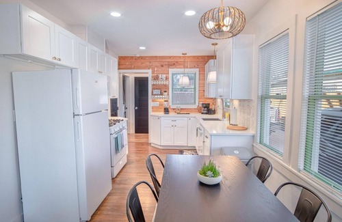 Southtown Casa | Dazzling 3 BR 2 BA Home Near Downtown Tower Americas
