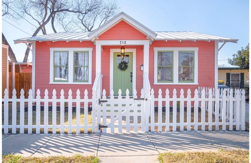 Southtown Casa | Dazzling 3 BR 2 BA Home Near Downtown Tower Americas