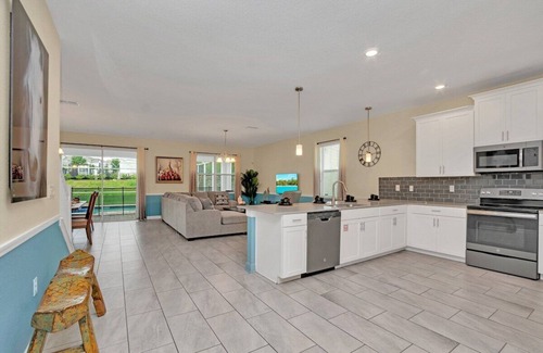 Davenport Villa | Dazzling 8BR Villa w Pool/ Spa Near Disney