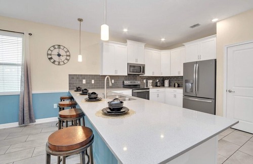 Davenport Villa | Dazzling 8BR Villa w Pool/ Spa Near Disney