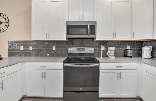Davenport Villa | Dazzling 8BR Villa w Pool/ Spa Near Disney