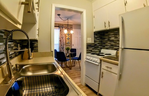 Roanoke Apartamento | Dazzling Duplex, Pets, Private Driveway, EV charging!