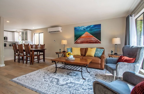 Queen Anne Casa | Dazzling Home in Queen Anne near Space Needle!