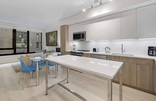 NoMa Hotel | Luxurious Getaway | Private Gym & Full Kitchen | near Metro Red Line