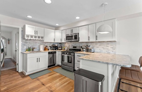 Shaw Casa | DC Boho Loft | Top Floor & Cozy 1BR/1BA #DCottage
