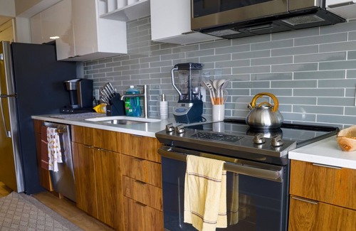 Downtown Apartamento | DC Mt Vernon Square with Free Parking with Gym Sky Lounge Deluxe High-Rise Suite