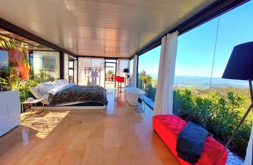 Casares Cabina | DDG Retreat