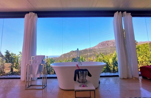 Casares Cabina | DDG Retreat
