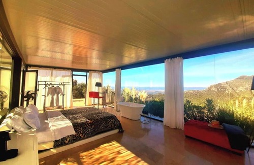 Casares Cabina | DDG Retreat