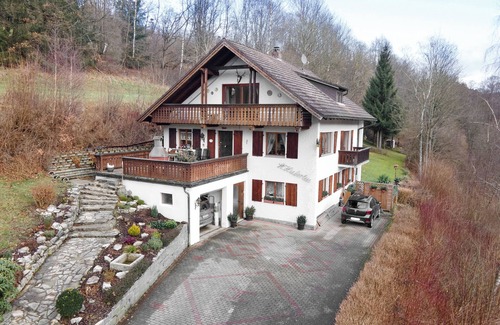 Bad Berneck im Fichtelgebirge Apartamento | Apartamento 'Sankt Hubertus' con terraza privada, balcón y Wi-Fi