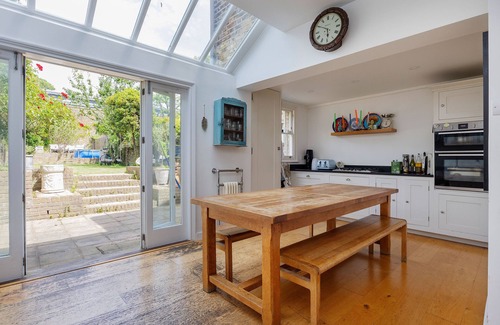 De Beauvoir Casa | De Beauvoir Charm, by Veeve