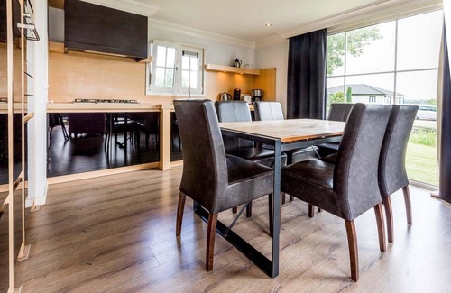 De Goorn Chalet De Esquí | ✓ De Boet at Park Westerkogge ✓ Holiday home for 6 people ✓ Located in Berkhout (North Holland) ✓ Waterfront holiday resort ✓ Book directly at the resort