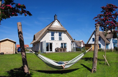 Gross Schwansee Casa | Designer vacation home ★ Sauna ★ Whirlpool ★ WMF kitchen ★ Beach ★ Go-kart