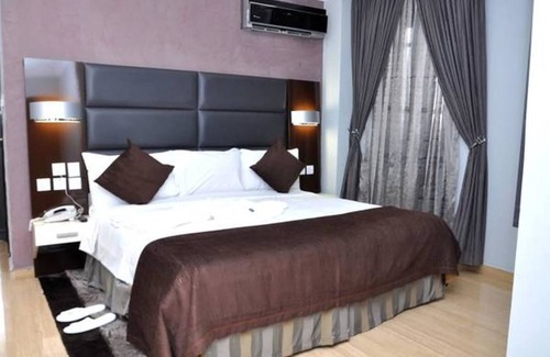 Port Harcourt Hotel | De Edge Hotel