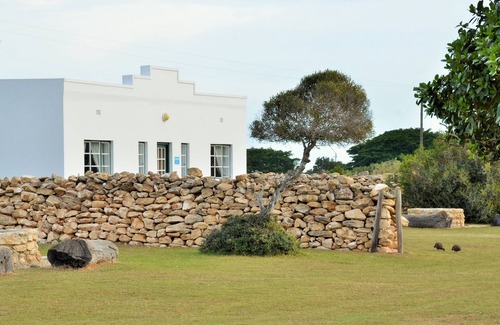 Bredasdorp Cabaña | De Hoop Equipped Cottages
