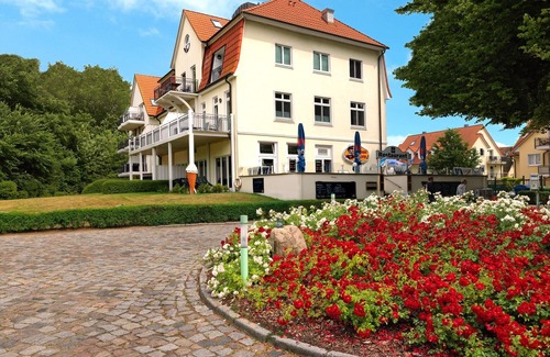 Am Schwarzen Busch Apartamento | App. Albatros - sea view! Here you can see, hear and smell the sea.