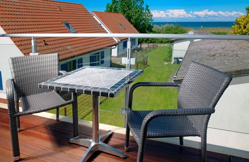 Am Schwarzen Busch Casa | Haus Kirsten - Here the wind blows around your nose! Semi-detached house with ap