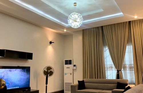 Abuja Apartamento | De James Hotels and Suites