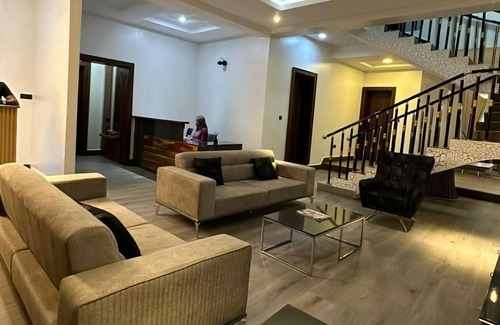 Abuja Apartamento | De James Hotels & Suites
