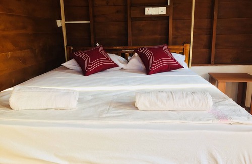 Pottuvil Casa | De Perla Resort