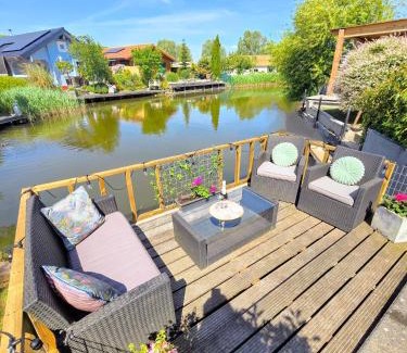 Sint-Annaland Chalet De Esquí | De Poort van Zeeland aan het water met jacuzzi