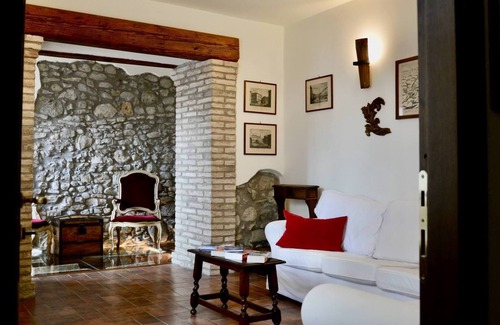 Montelaguardia Casa | De Rerum Natura, holiday villa near Perugia with pool, De Rerum Natura private villa, Private villa