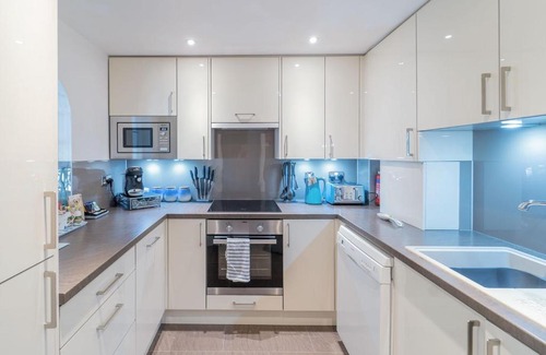 Eastbourne Casa | De Rosa