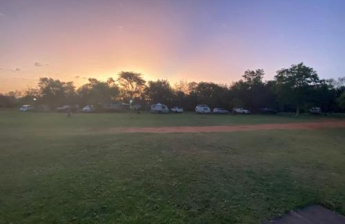 Hammanskraal Cabina | De Rust Campsite