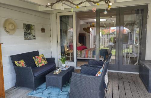 Westkapelle Apartamento | DE TUINKAMER Bed by the Sea