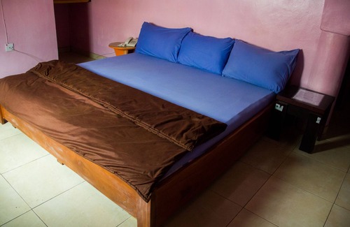 Ikotun Hotel | De Web Hotel & Lodge