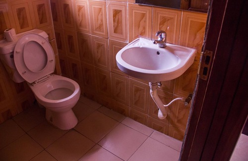 Ikotun Hotel | De Web Hotel & Lodge