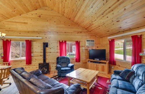 Deadwood Casa | Deadwood Cabin with Foosball Table, Near Sanford Lab