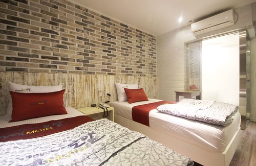 Sincheondong Hotel | Deagu Dongdaegu Station Royal