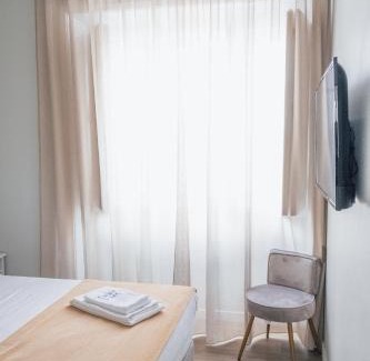 Se Cama Y Desayuno | Dear Faro - Guest House