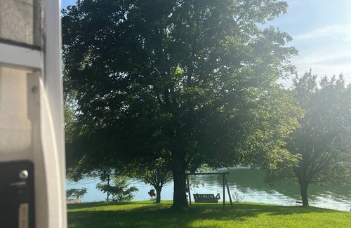 Dandridge Casa | DearBear Landing in the Smokies - Lakefront - Fish-Kayak - near Dollywood !