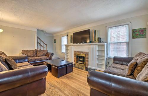 Dearborn Casa | Dearborn Home with Games and Furnished Patio