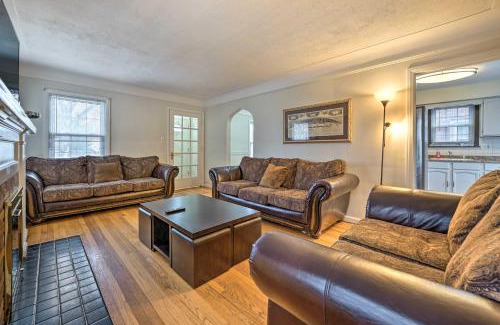 Dearborn Casa | Dearborn Home with Games and Furnished Patio