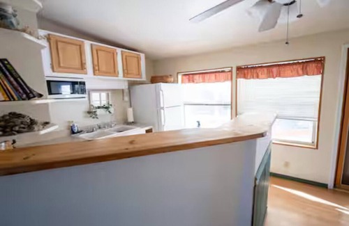 Beatty Casa | Death Valley Double Suite 3-bedroom house with WiFi, AC