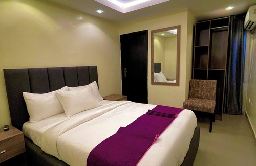 Asaba Hotel | Debayview Hotel