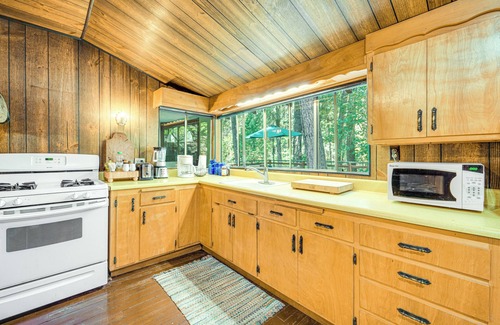 Washington Cabina | Deck + Al Fresco Dining: Washington Cabin Escape!