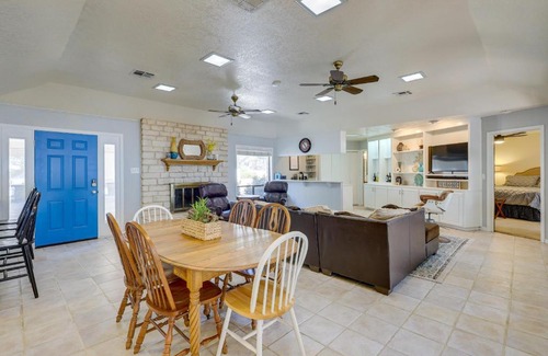 Temple Casa | Deck and Cliffside Belton Lake Views Temple Retreat