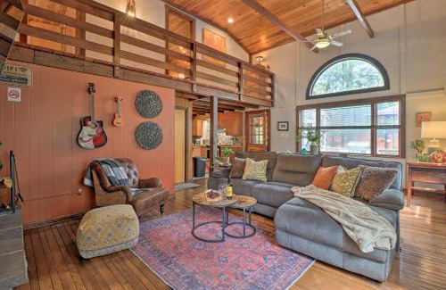 Lake Harmony Casa | Deck and Fire Pit Cozy Pocono Mountain Home