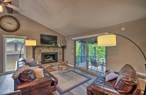 Osage Beach Casa | Deck and Fire Pit Margaritaville Resort Home!