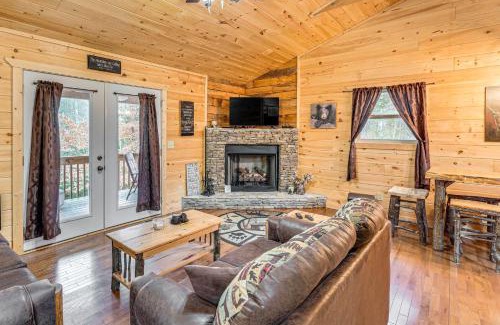 Murphy Casa | Deck and Fire Pit Smoky Mountain Cabin Hideaway!