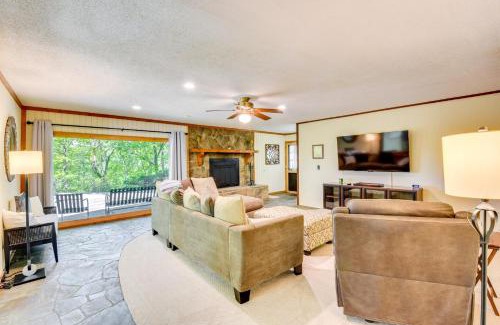Tiger Casa | Deck and Game Room Mountaintop Hideaway in Tiger!