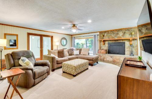 Tiger Casa | Deck and Game Room Mountaintop Hideaway in Tiger!