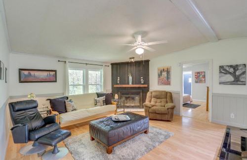 Fairview Casa | Deck and Views Secluded Retreat in Fairview!