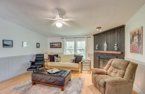 Fairview Casa | Deck and Views Secluded Retreat in Fairview!