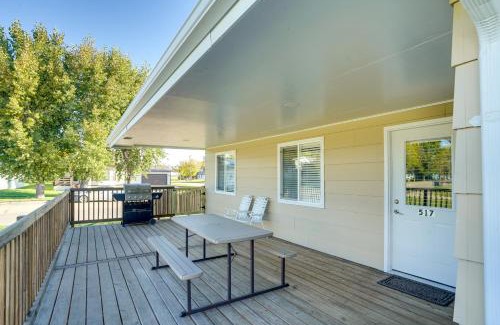 McClusky Casa | Deck and Yard Pet-Friendly McClusky Home!